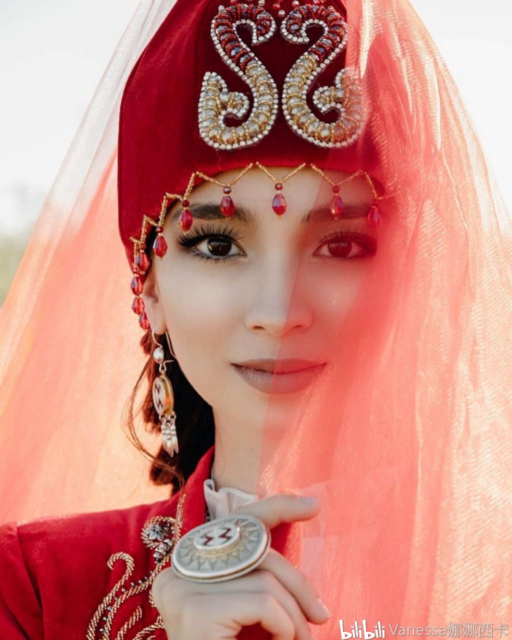 哈萨克族女生图片