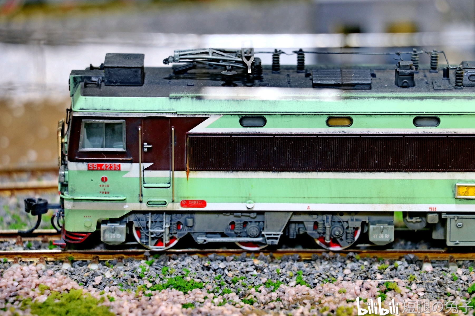 百万城虽然在ss3上使用了双层侧片设计