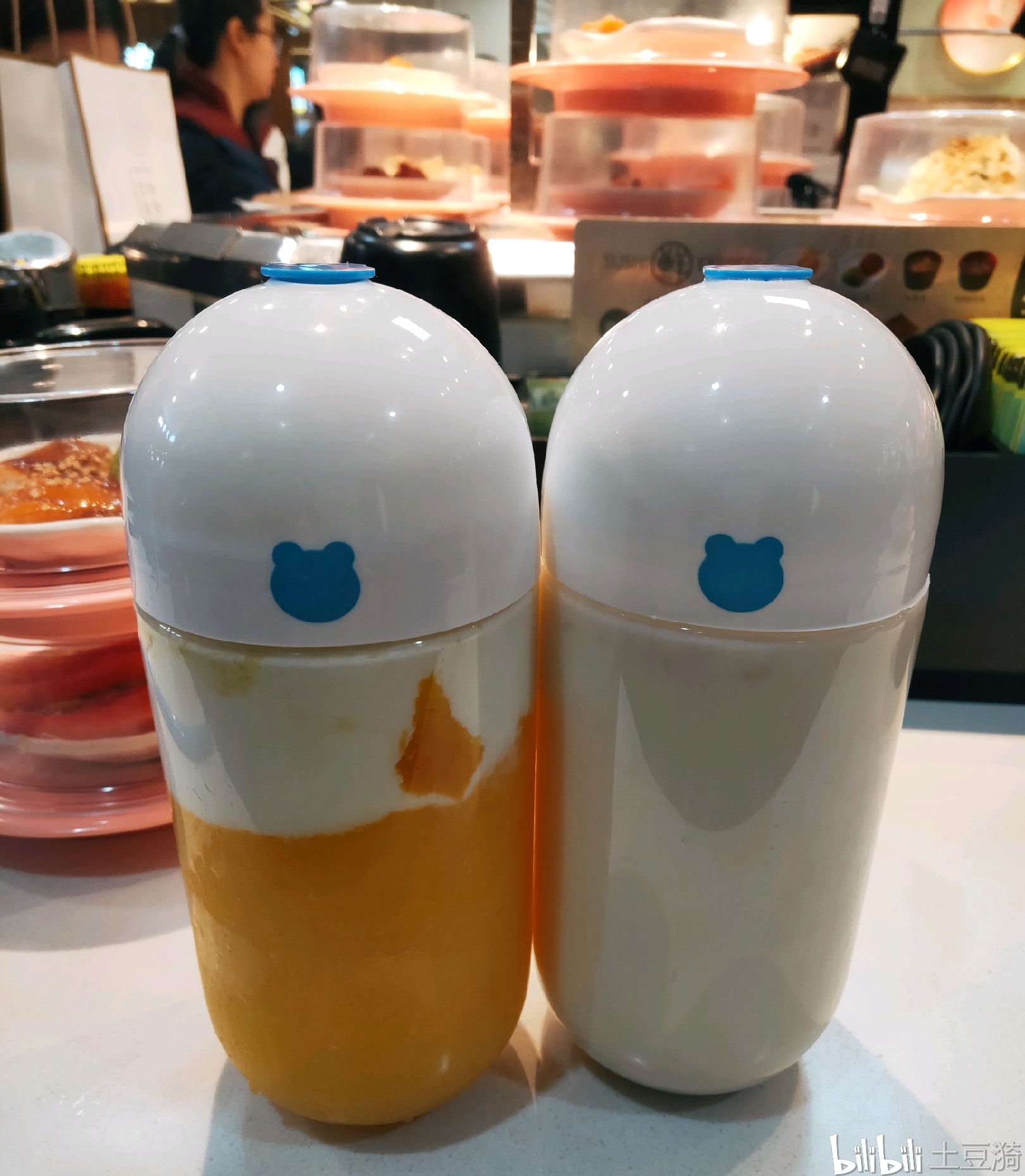 喝到最近一直很火的兰熊鲜奶啦