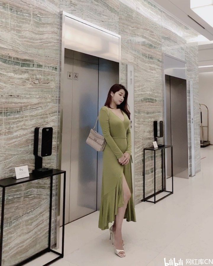 韩国网红性感辣妈ohttomom甜美火辣 - 哔哩哔哩