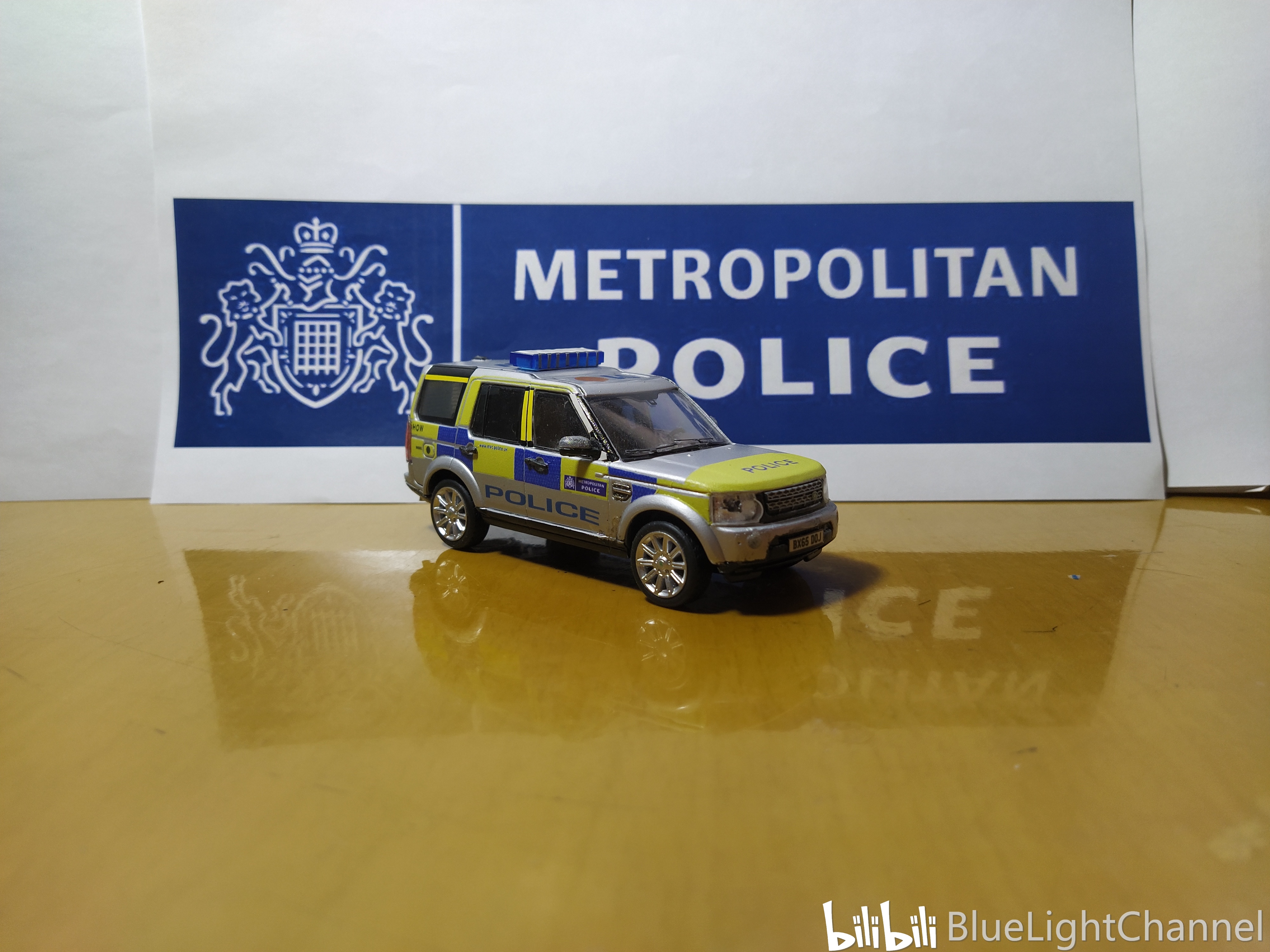 1/43 大都会警察 路虎发现4 警车