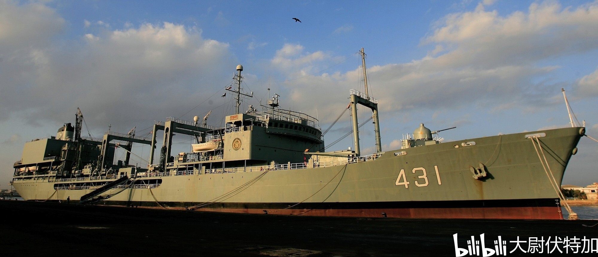 C-47空中火车：差点被撞碎却飞回基地的二战运输传奇