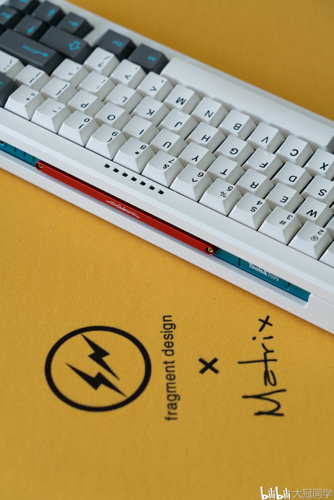 入坑客制化键盘的第一把完成品matrixnoah涂层白