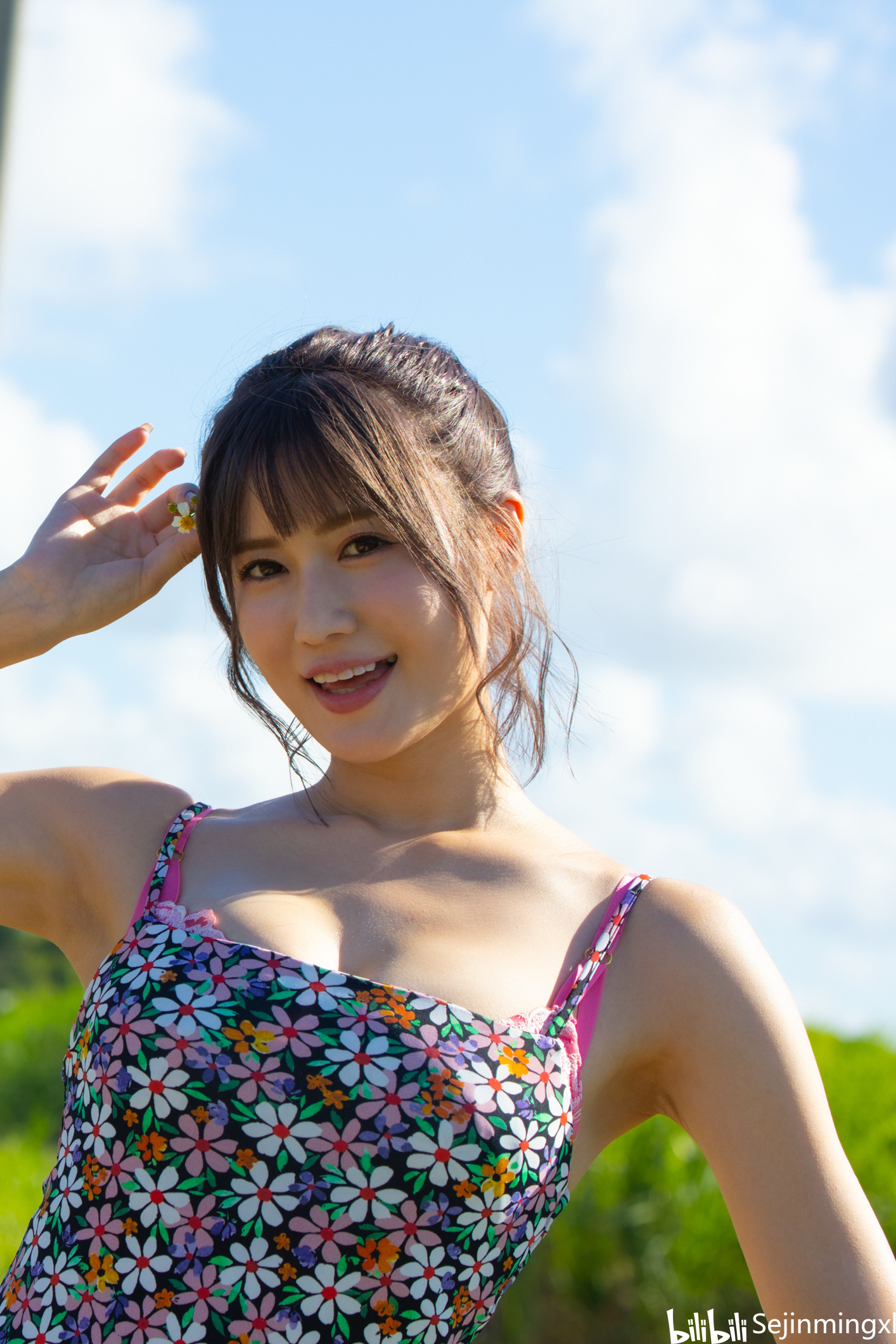 女神藤森里穗，拥有大奶牛之称，沉浮七年一夜爆红 哔哩哔哩