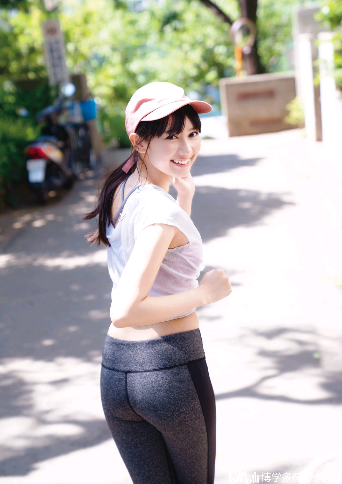 黑崎蕾娜1st写真「丽」 - 哔哩哔哩