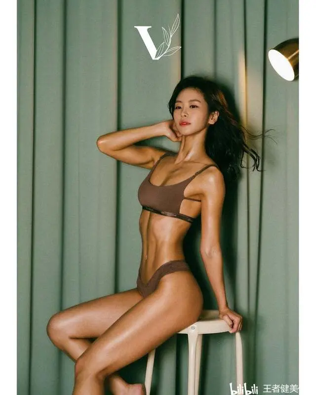 美女比基尼身材热辣的韩系筋肉美人 欣赏健身美女能给夏日带来清凉感 美女如云