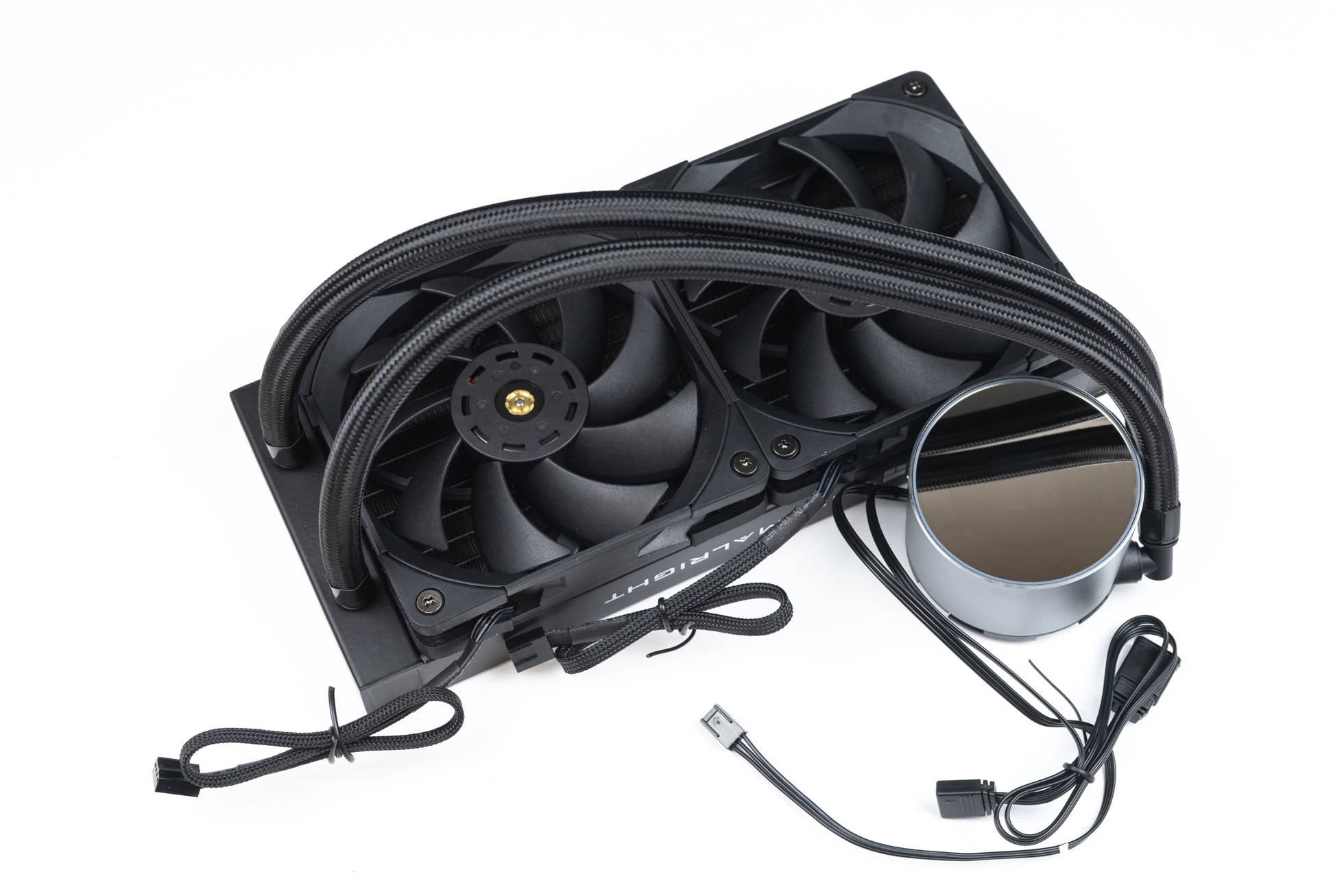 市售240一体水冷市售12025冷排风扇性能向横测