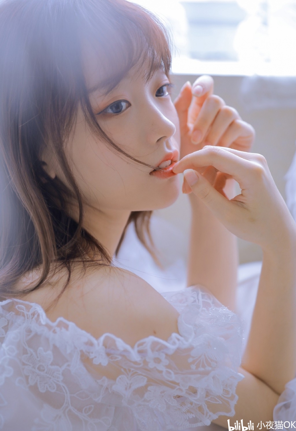 可爱甜心小蛮腰大长腿居家写真7p