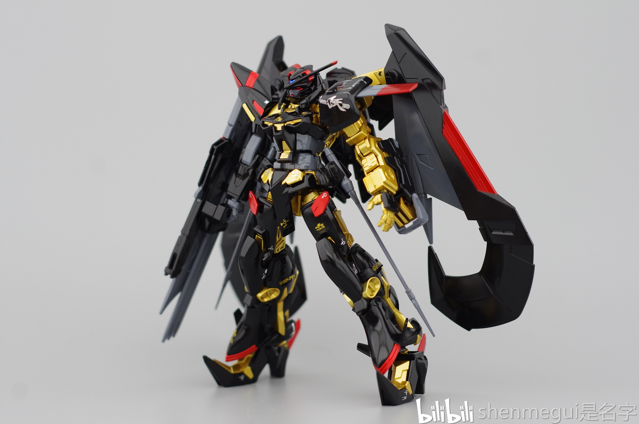 mbf-p01-re2 异端高达金色机"天"蜜纳(astray gundam gold frame a