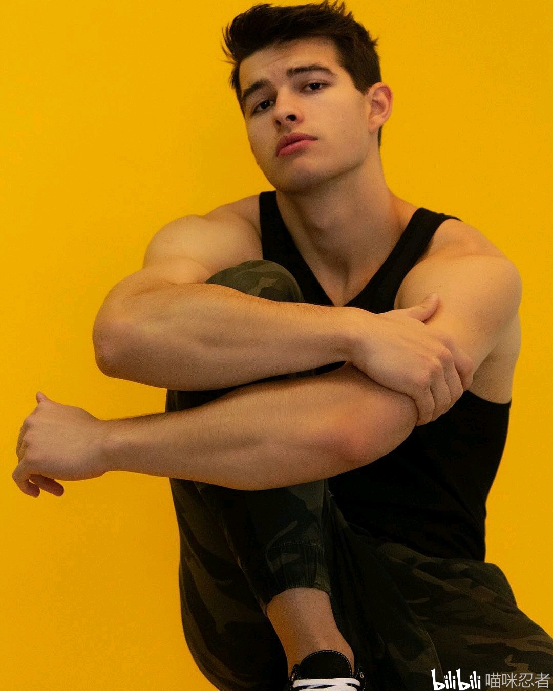 攻气袭来粉唇肌肉小狼狗darrelljoness