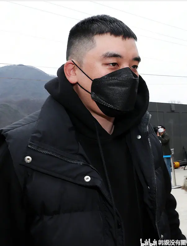 清白or 实至名归 网友发bigbang胜利 入伍照 引关注 少年不再 哔哩哔哩