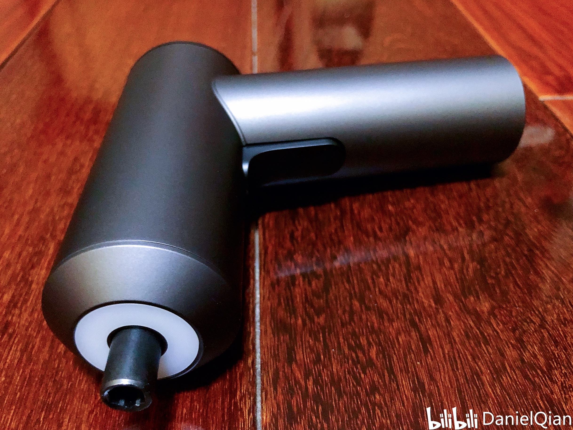 小米众筹商品——"米家电动螺丝刀"