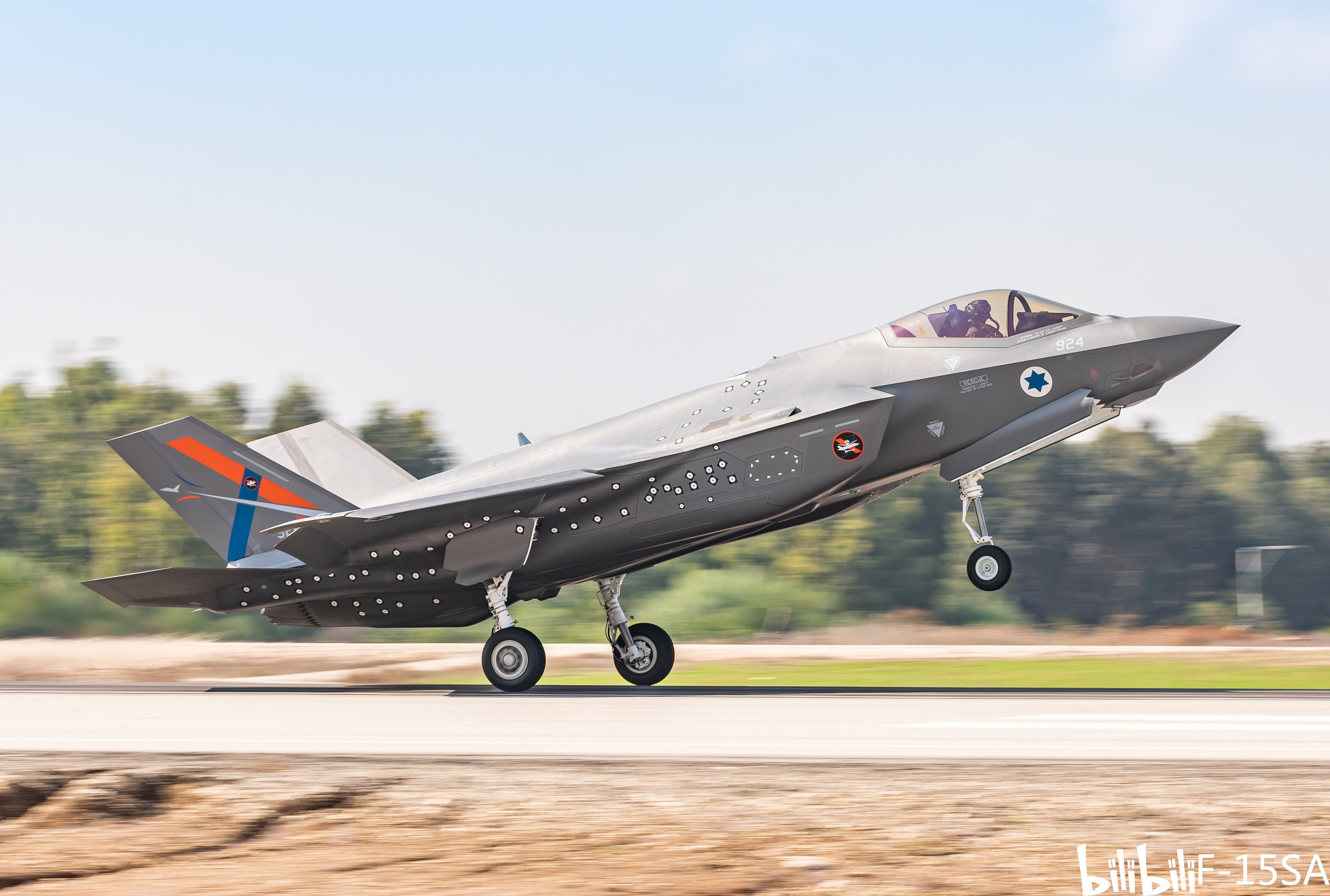 以色列空军首架f-35i测试机回国