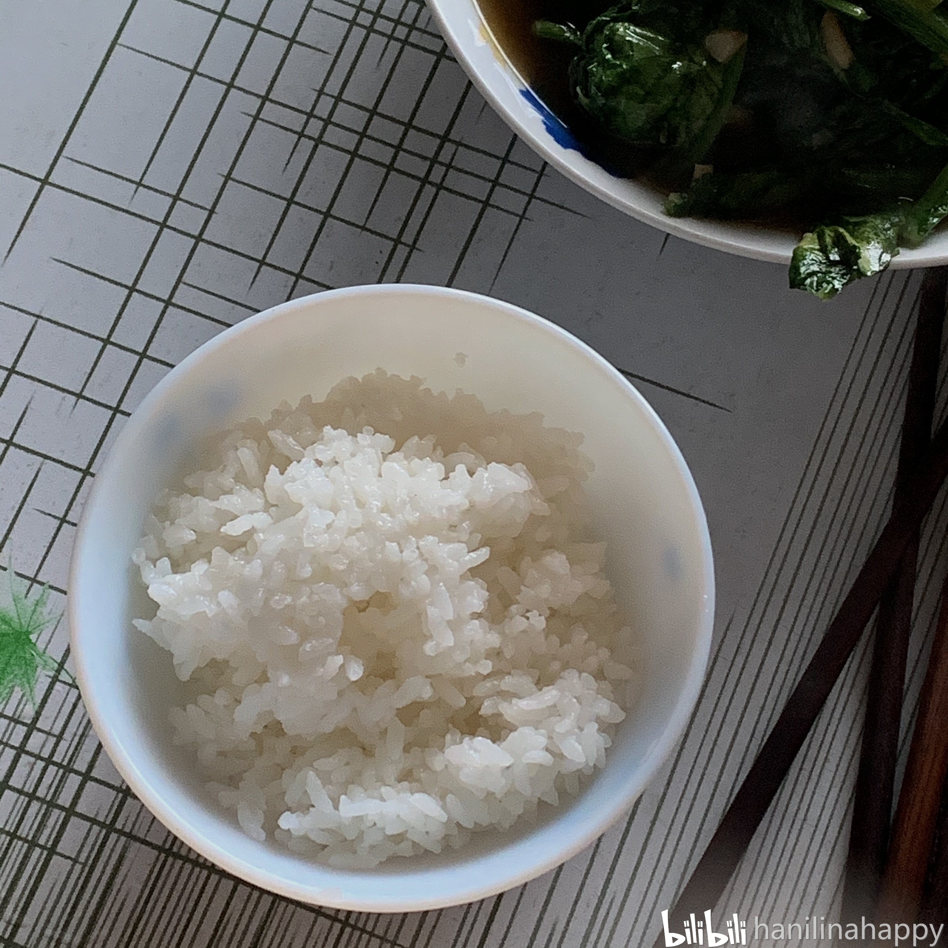 午饭有点不好照下来 就照一下自己的碗吧 一小碗饭