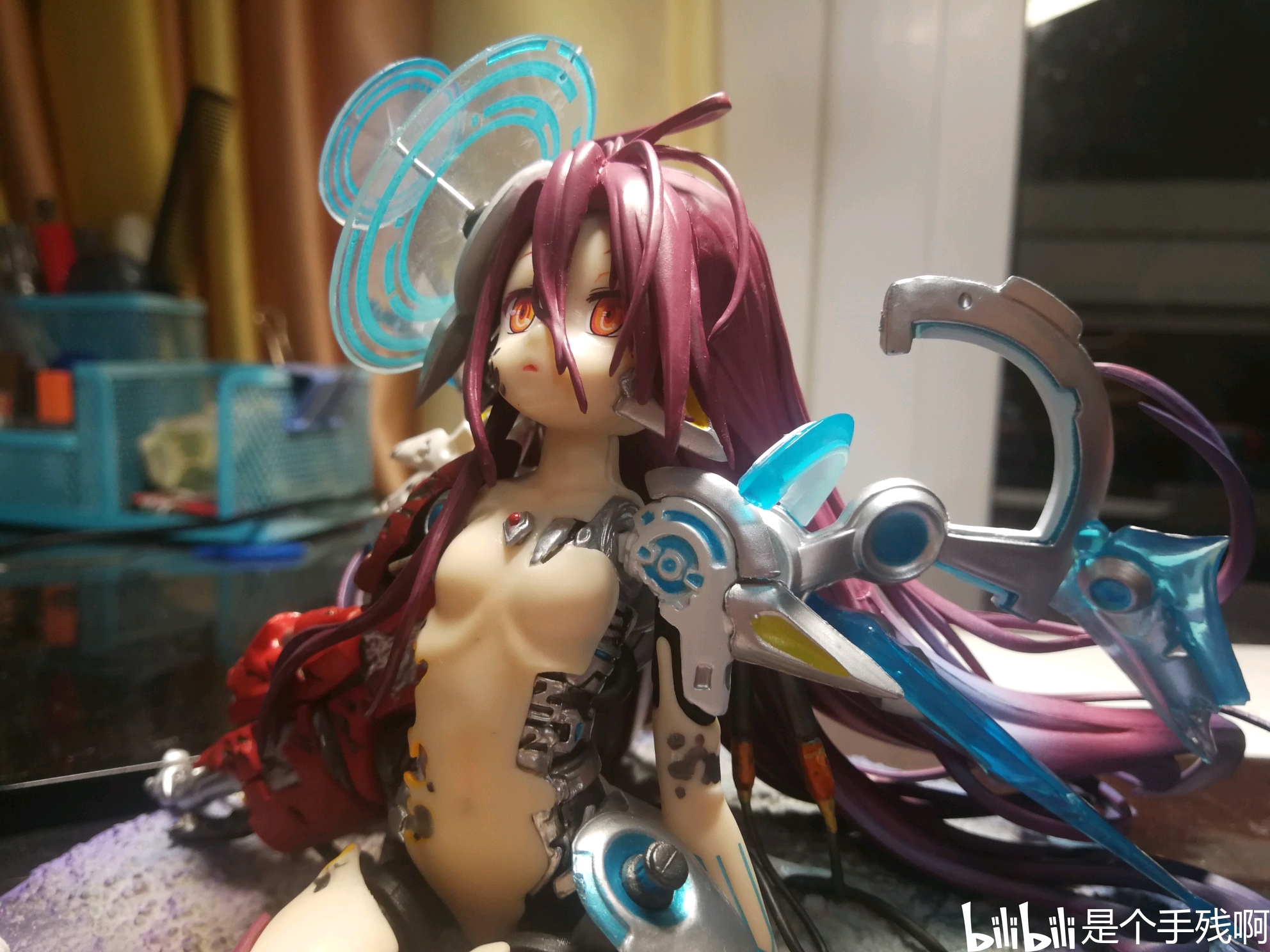 休比战损版手办