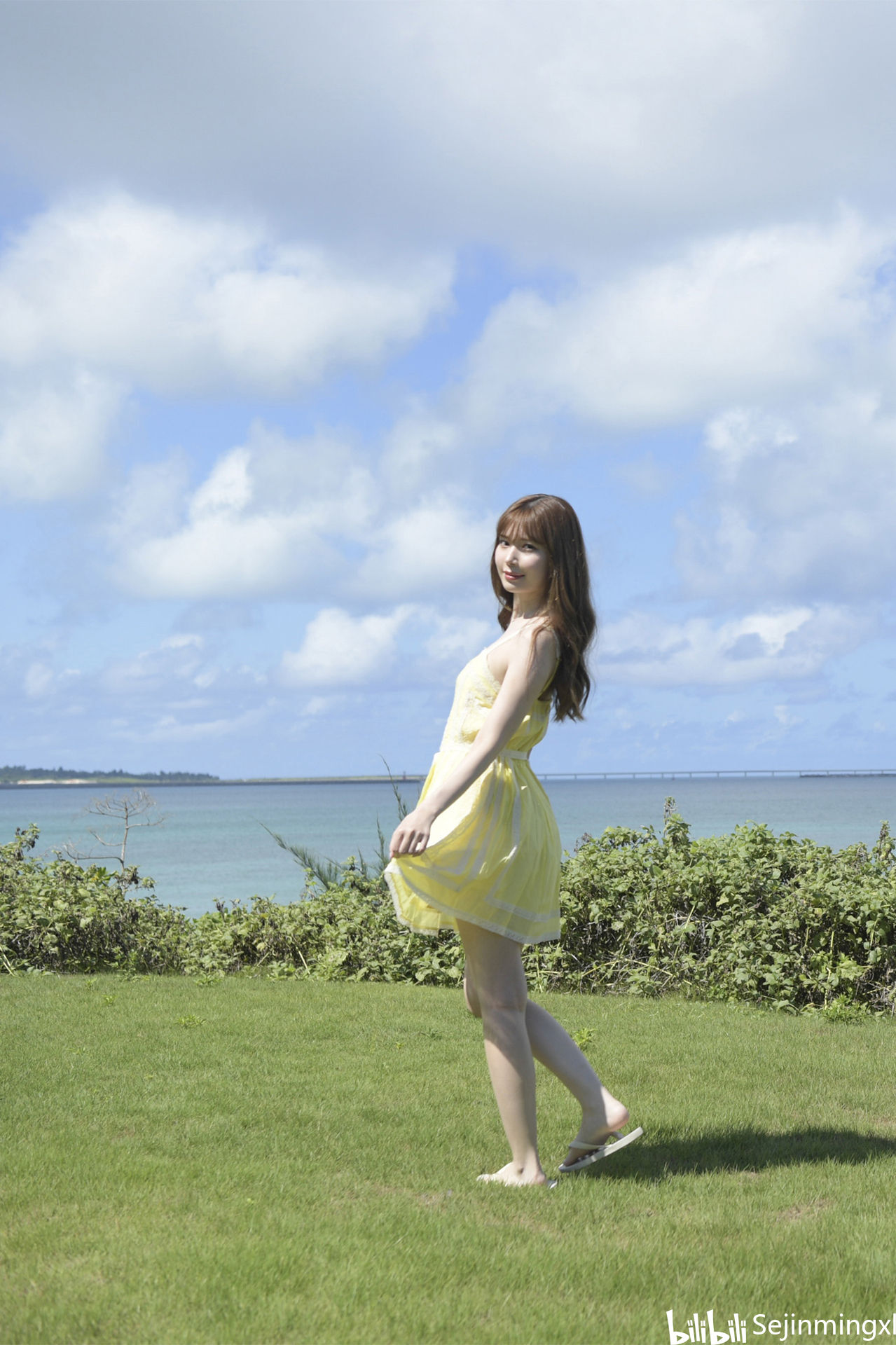 如初恋般的女神—明里䌷 哔哩哔哩