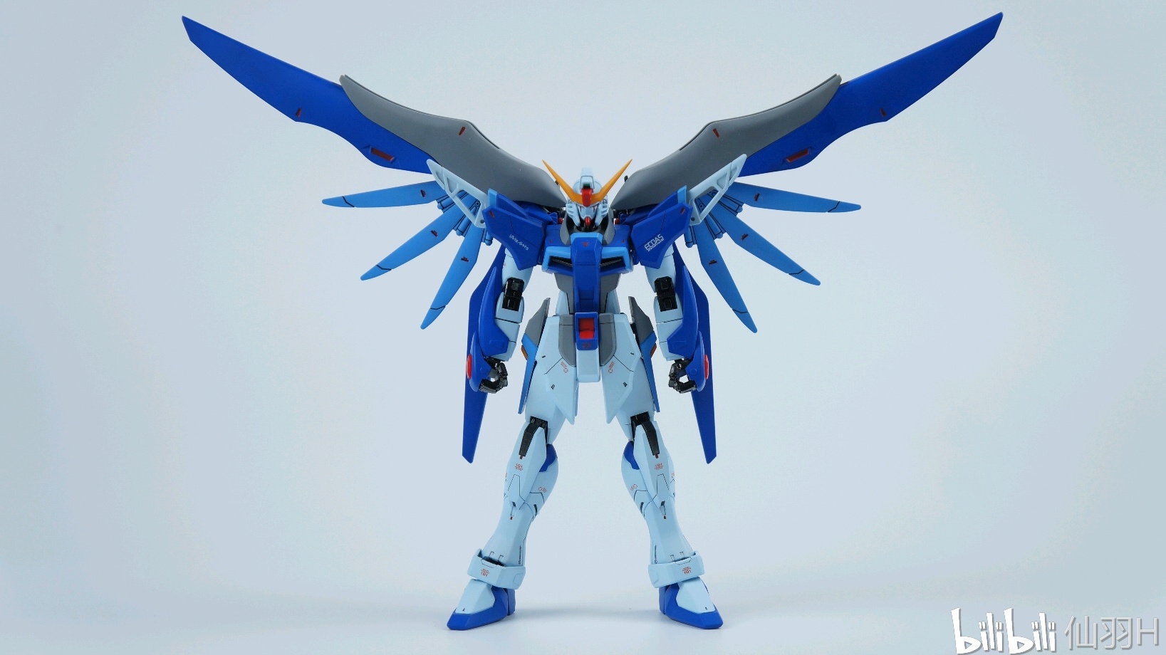 万代hg新生命运,那个可以打爆主角机自由的男人!