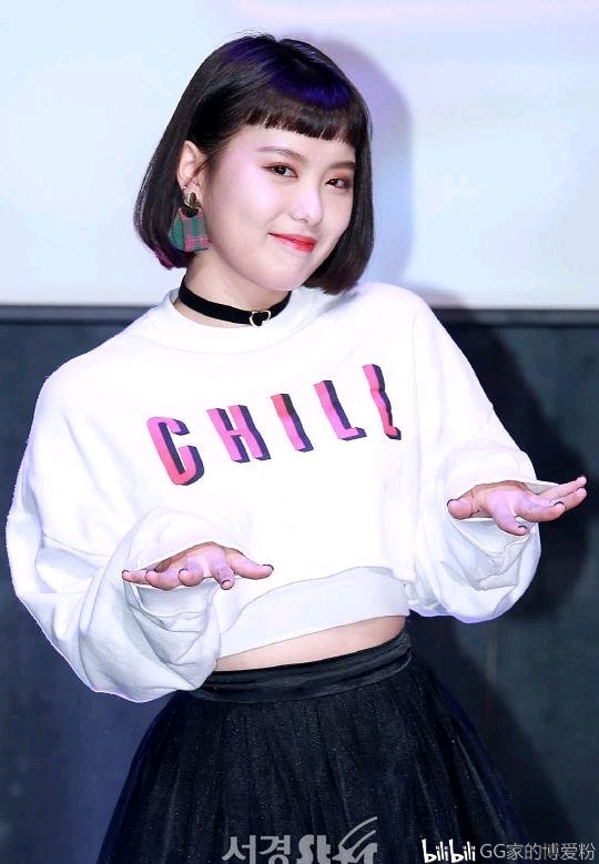 超大的momoland的ahin  momoland里面记得nancy之前身材和前成员泰荷