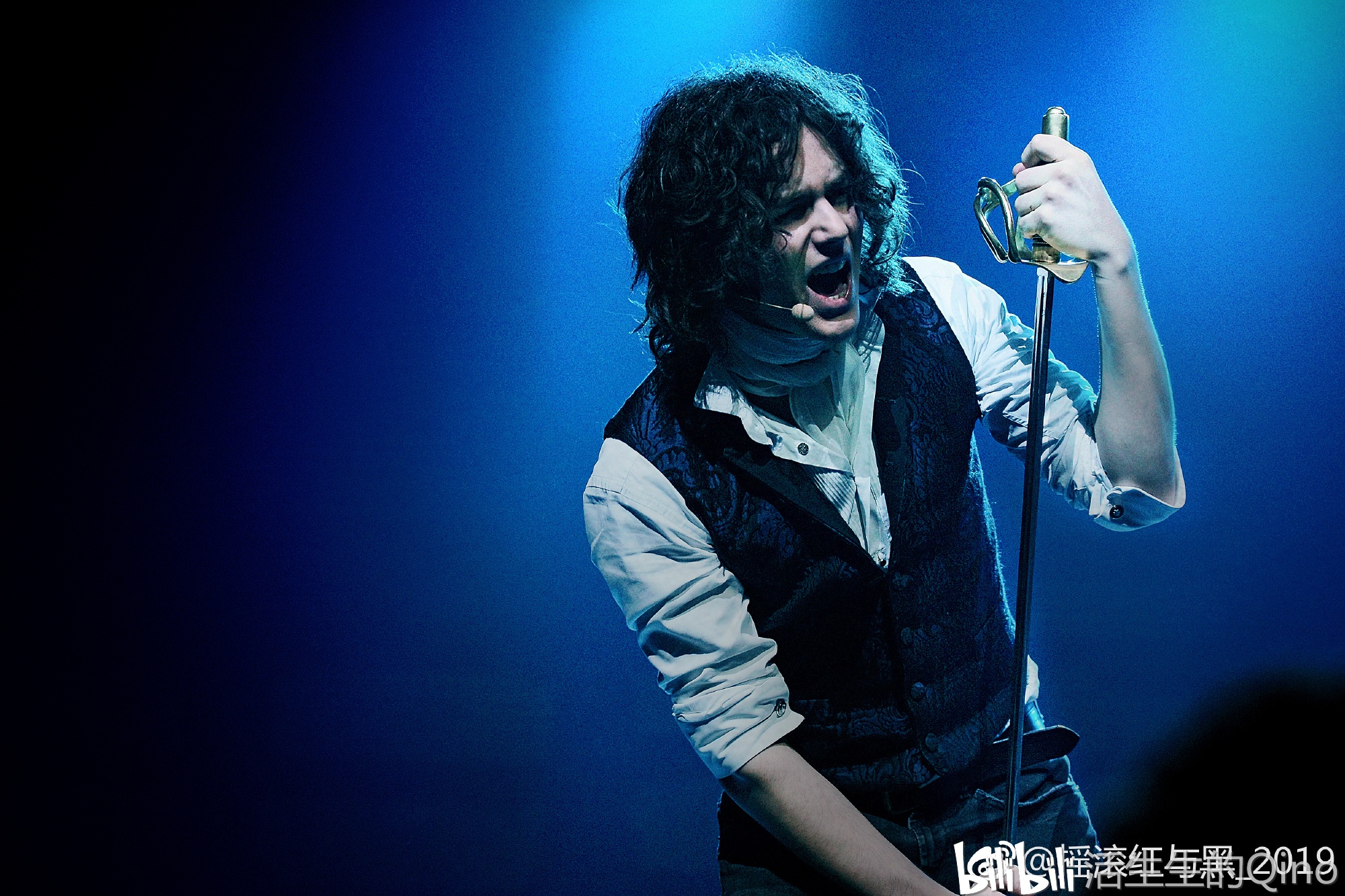 荣耀为我臣服关于音乐剧摇滚红与黑