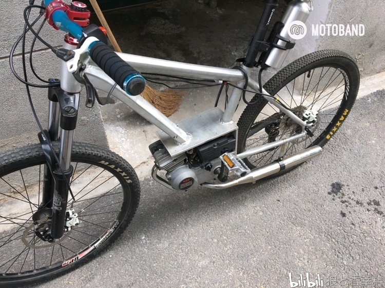 改装二冲程发动机变速山地车