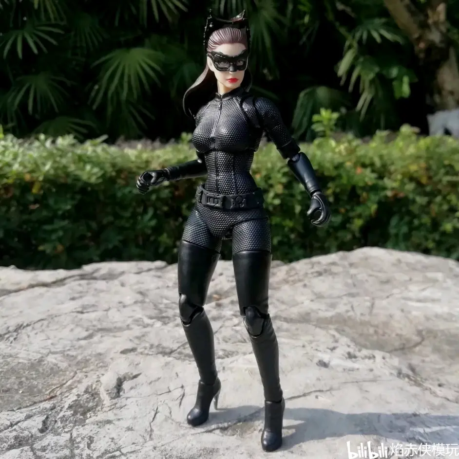 焰赤侠模玩 Mafex安妮海瑟薇版猫女 赛琳娜凯尔 蝙蝠侠前传3 黑暗骑士崛起 哔哩哔哩