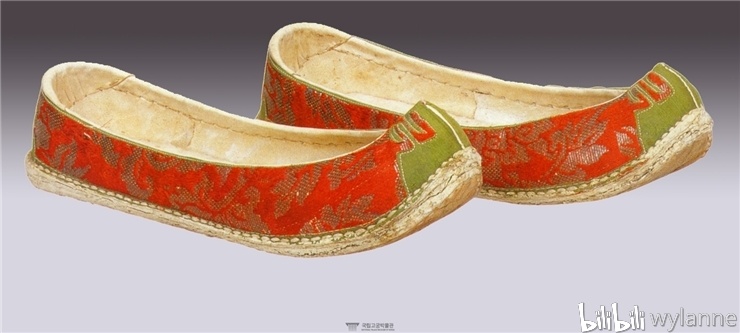 一些李朝唐鞋和中国元明的弓鞋