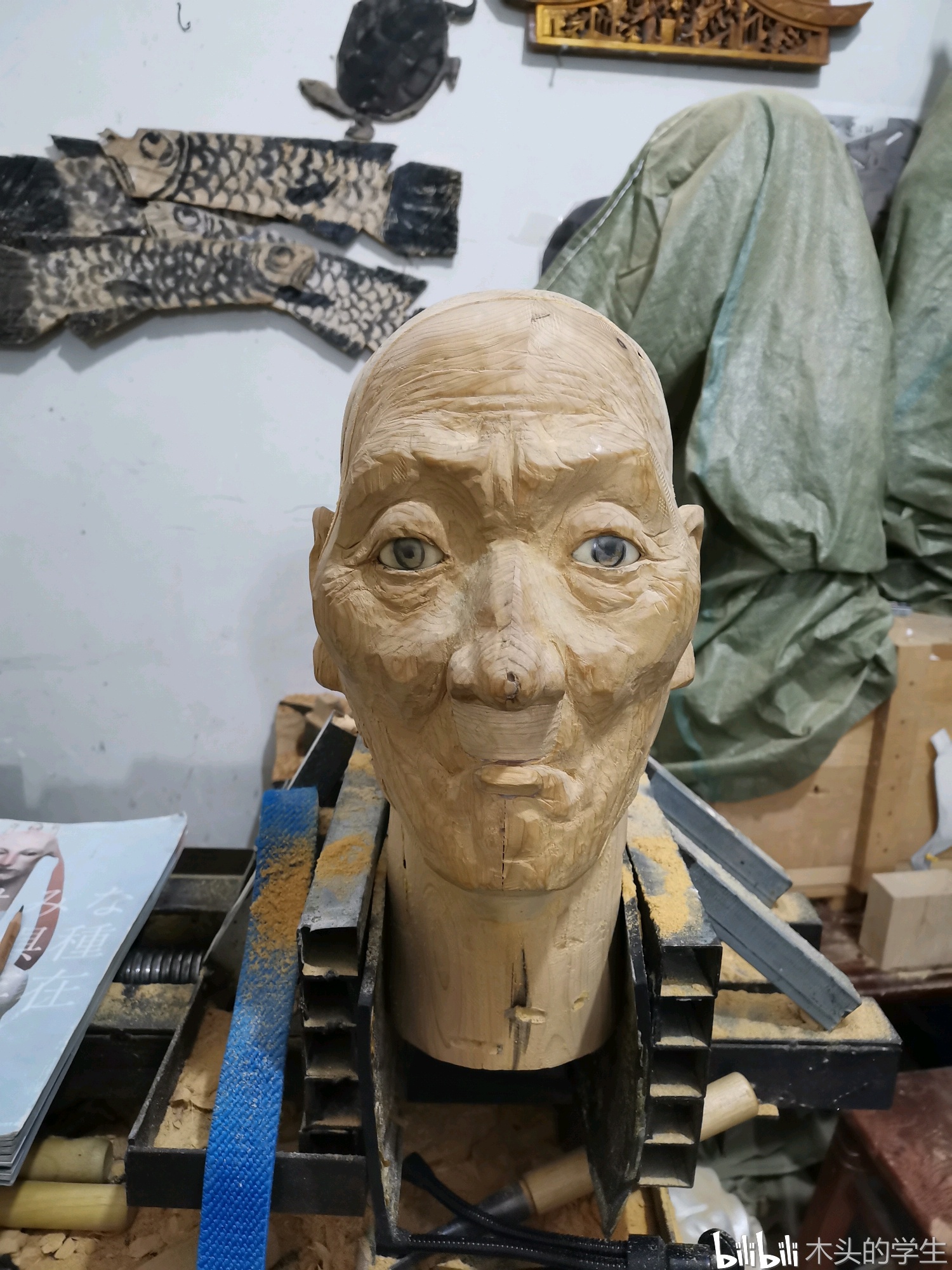 《拾荒老人》木雕人像初窥门径