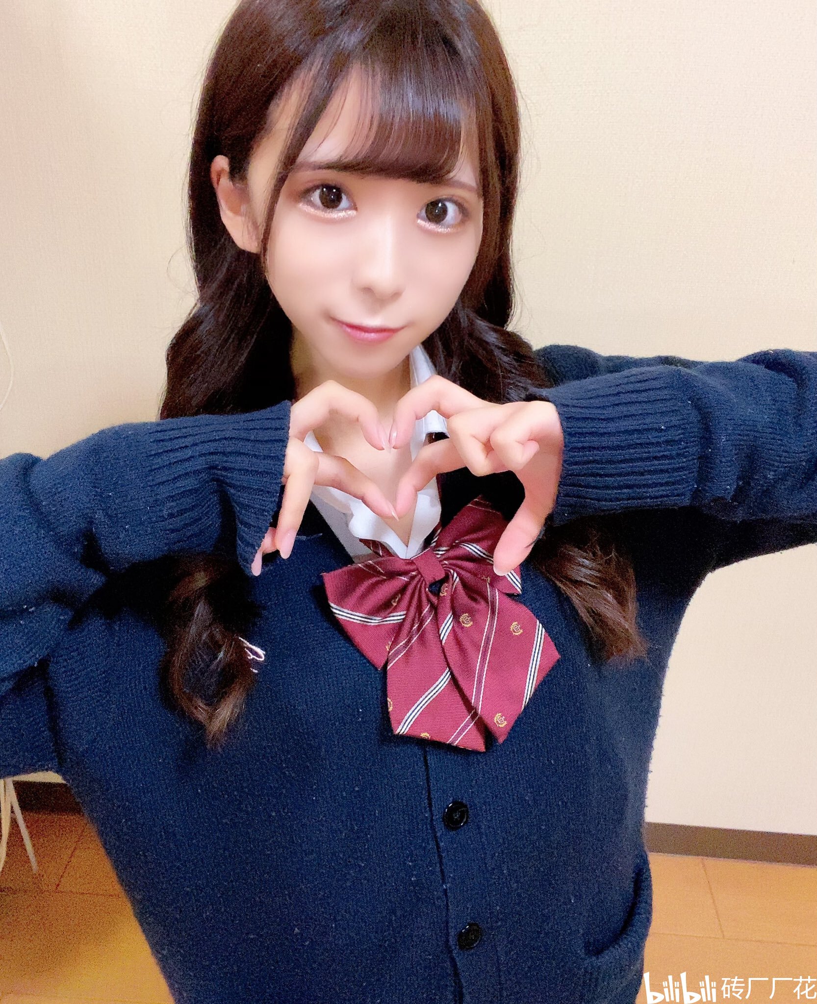 日本女演员26天音ゆいamaneyui