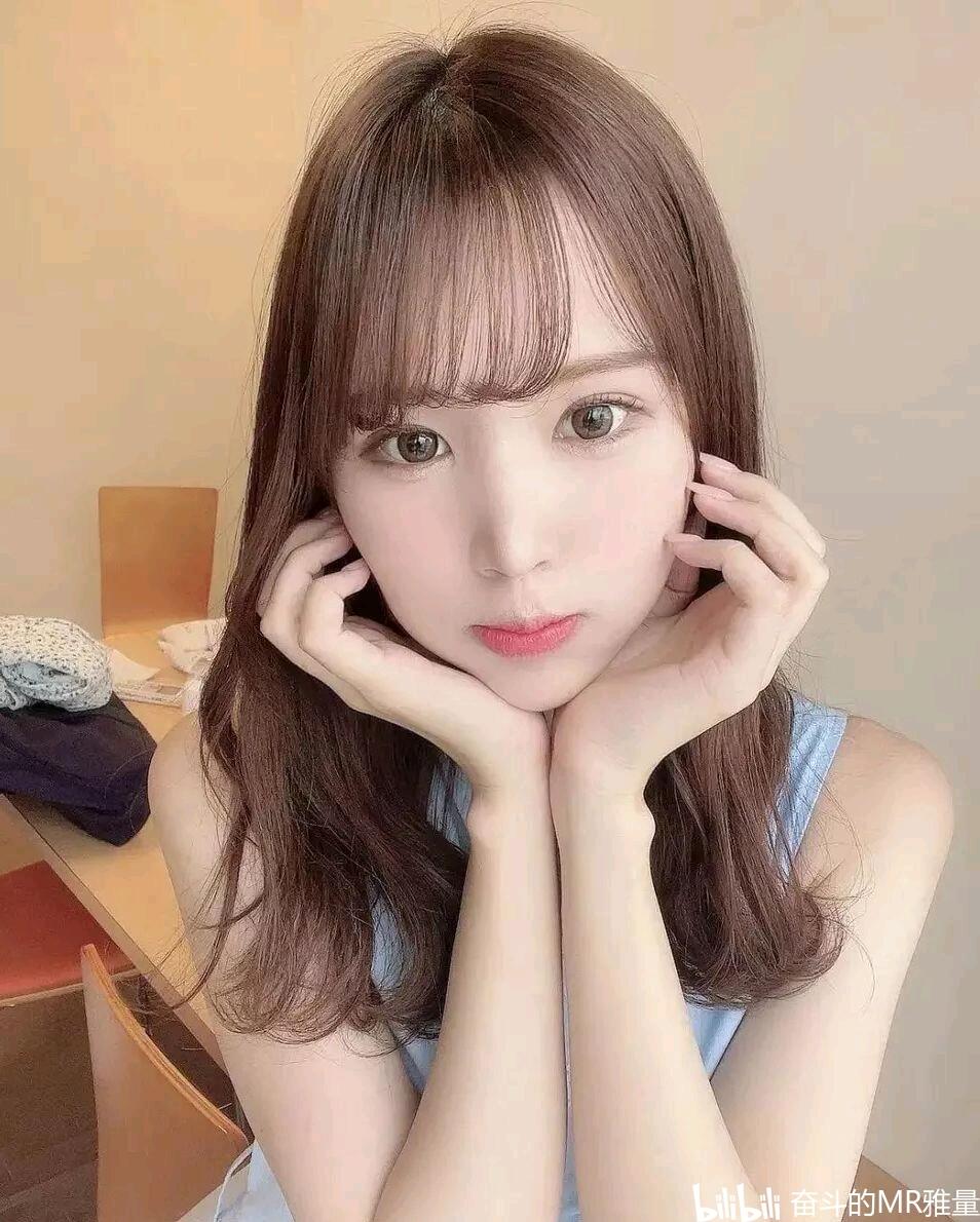 每天分享一个美女——新井里真(新井リマ) 哔哩哔哩