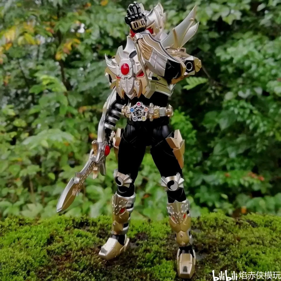 『焰赤侠模玩』异次元重工形刻铠甲勇士帝皇侠