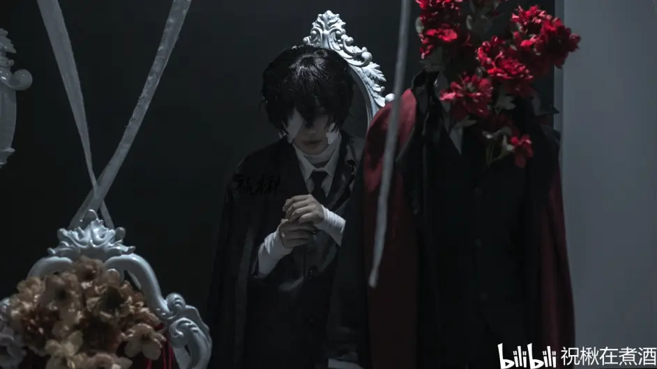 文豪野犬 太宰治cos正片 哔哩哔哩