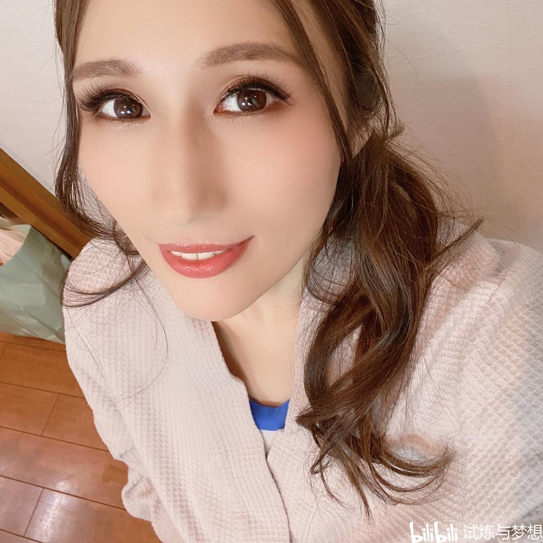 我的精选 julia  老师的自拍