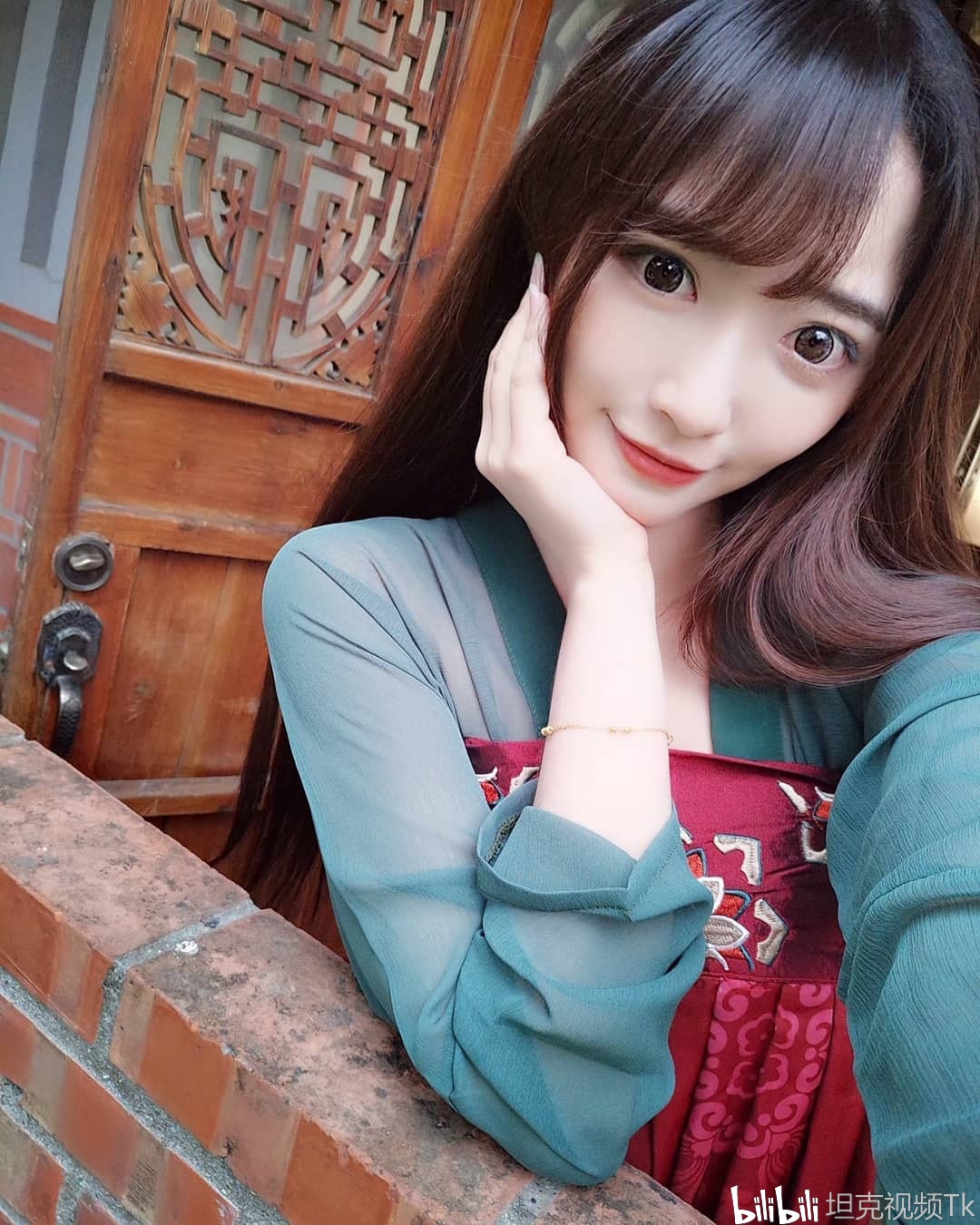 甜力电竞直播主映晨mita水汪大眼无辜惹人爱男粉无一能招架