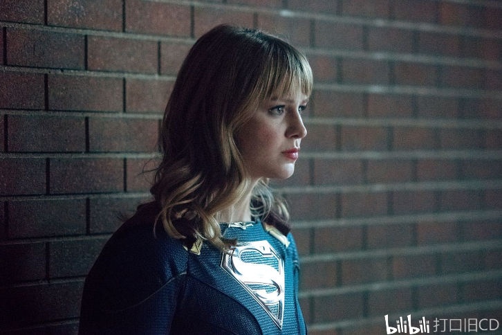 dc剧集《超女》第五季第3集"blurred lines"剧照