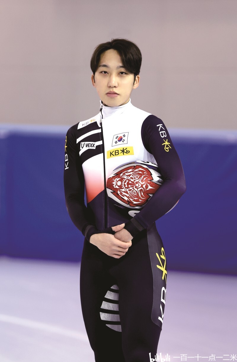 [翻译] 短道速滑世界排名第一的威严，朴知元选手 哔哩哔哩