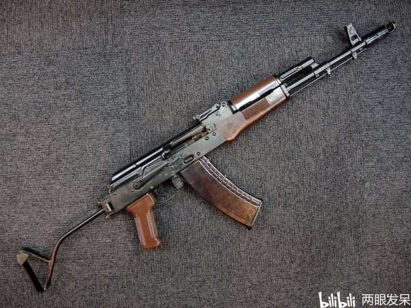 世界上第2种制式装备的小口径突击步枪ak74