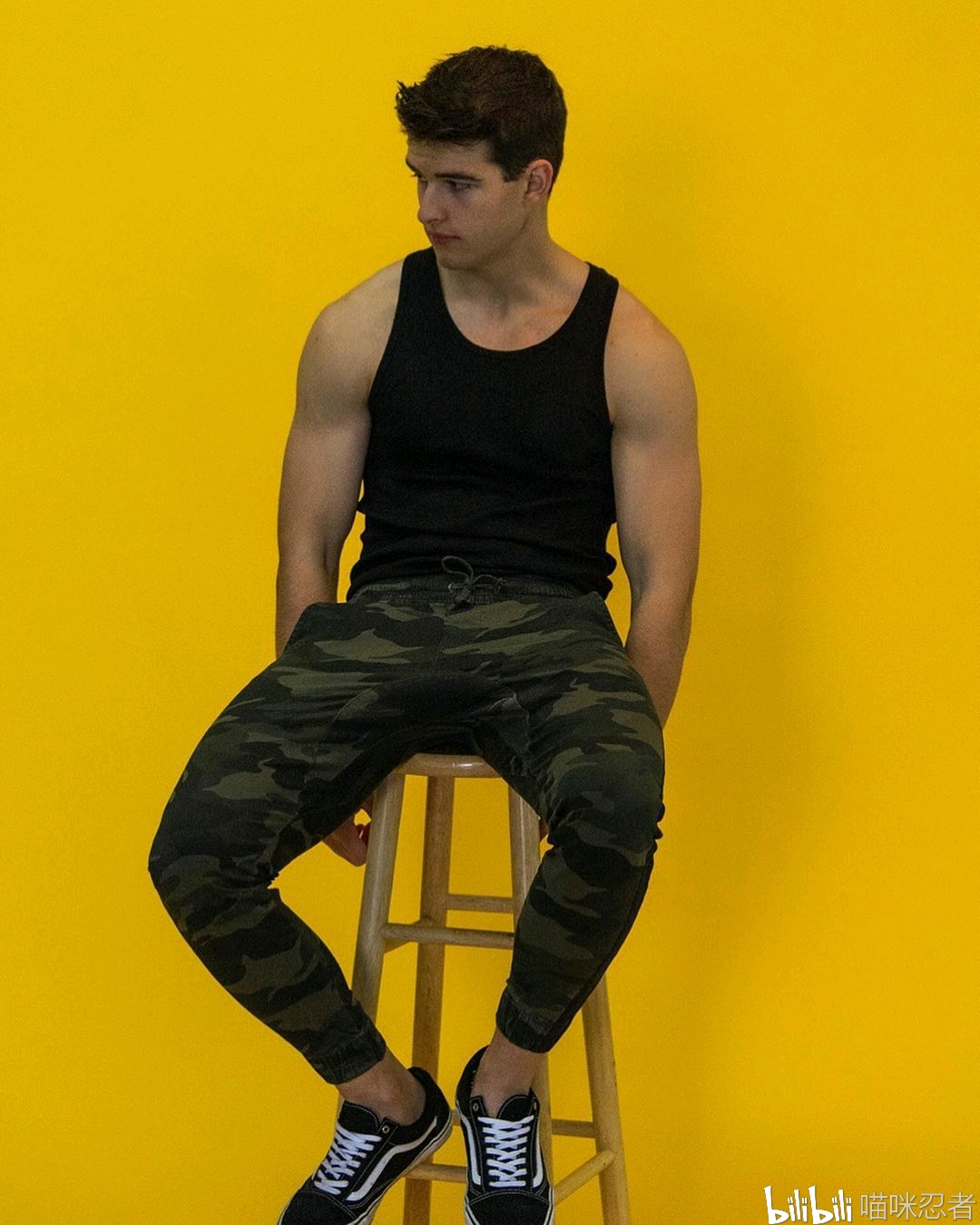 攻气袭来粉唇肌肉小狼狗darrelljoness