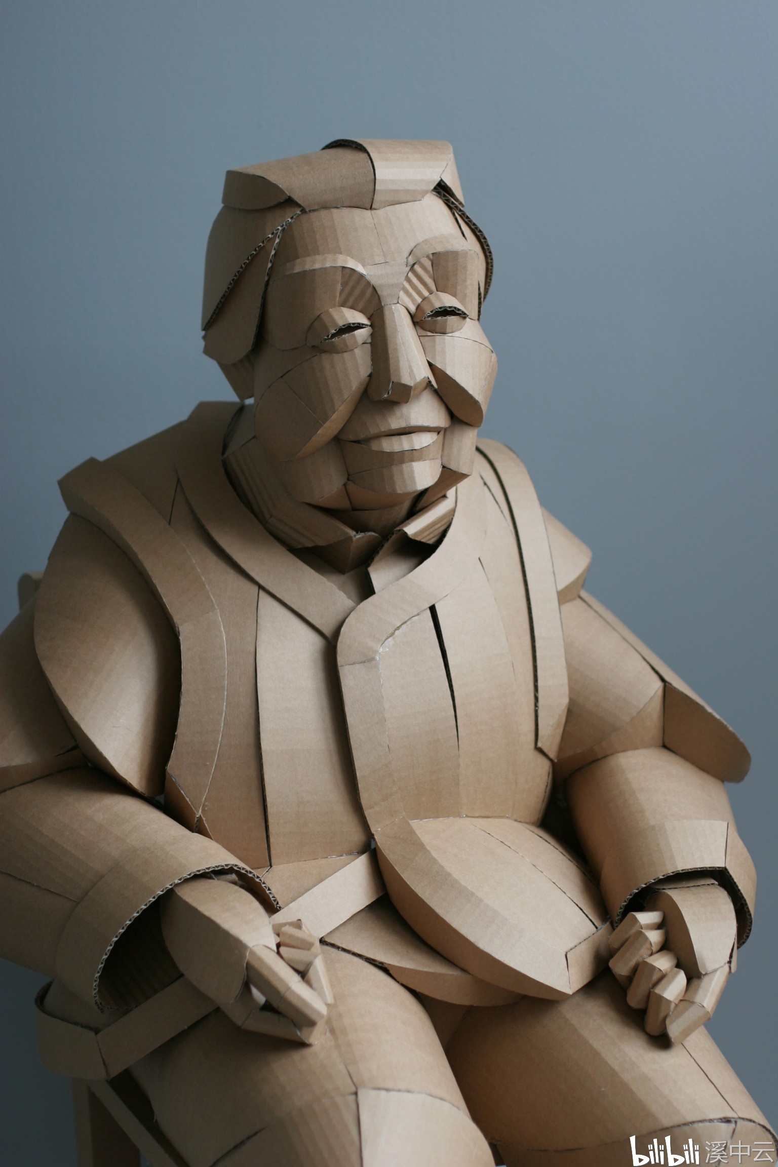 硬纸板大型人形雕塑