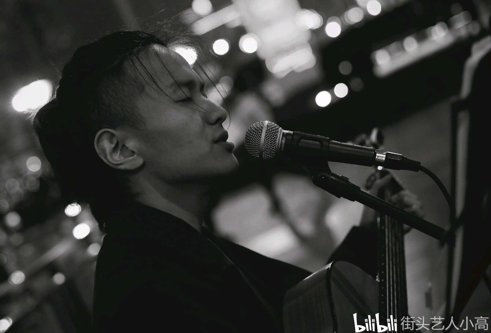 街头艺人小高有话讲