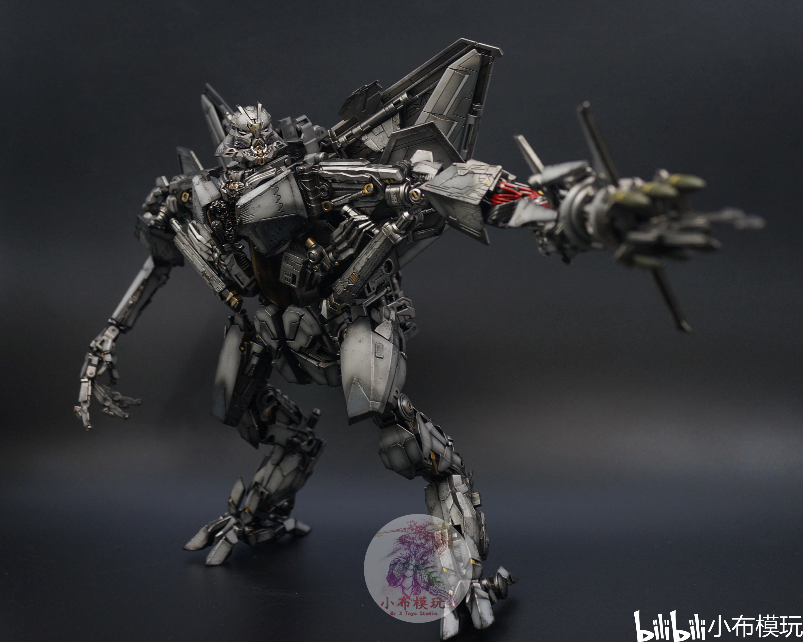 恐龙摄影_小布重涂mpm10红蜘蛛变1配色