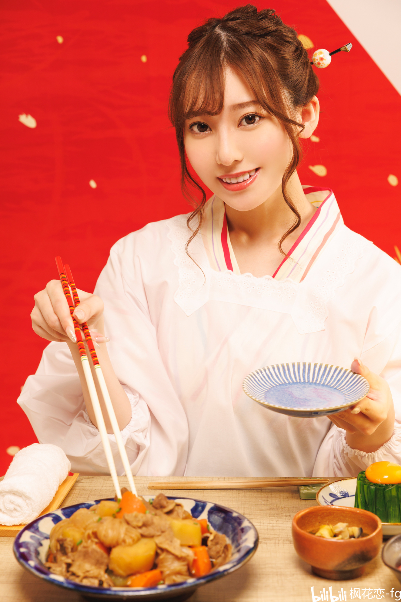 【每日观优】楓ふうあ(枫芙爱) 歪脸美女的漂亮吃相 哔哩哔哩