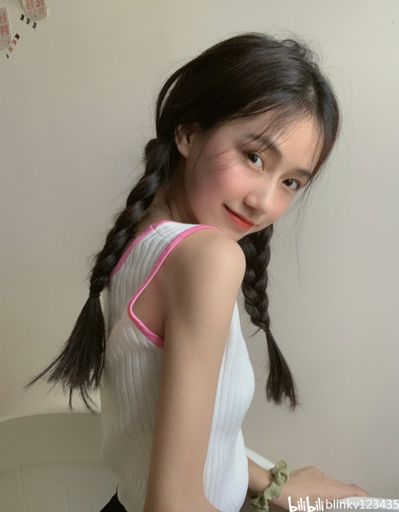 【校花美女】 校花美女