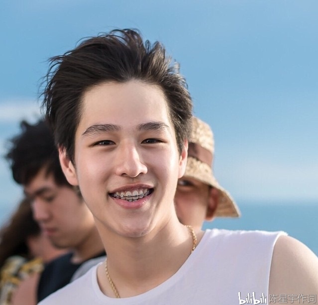 泰国金童玉女明星情侣mookworranit与toypathompong变成永远的朋友ig