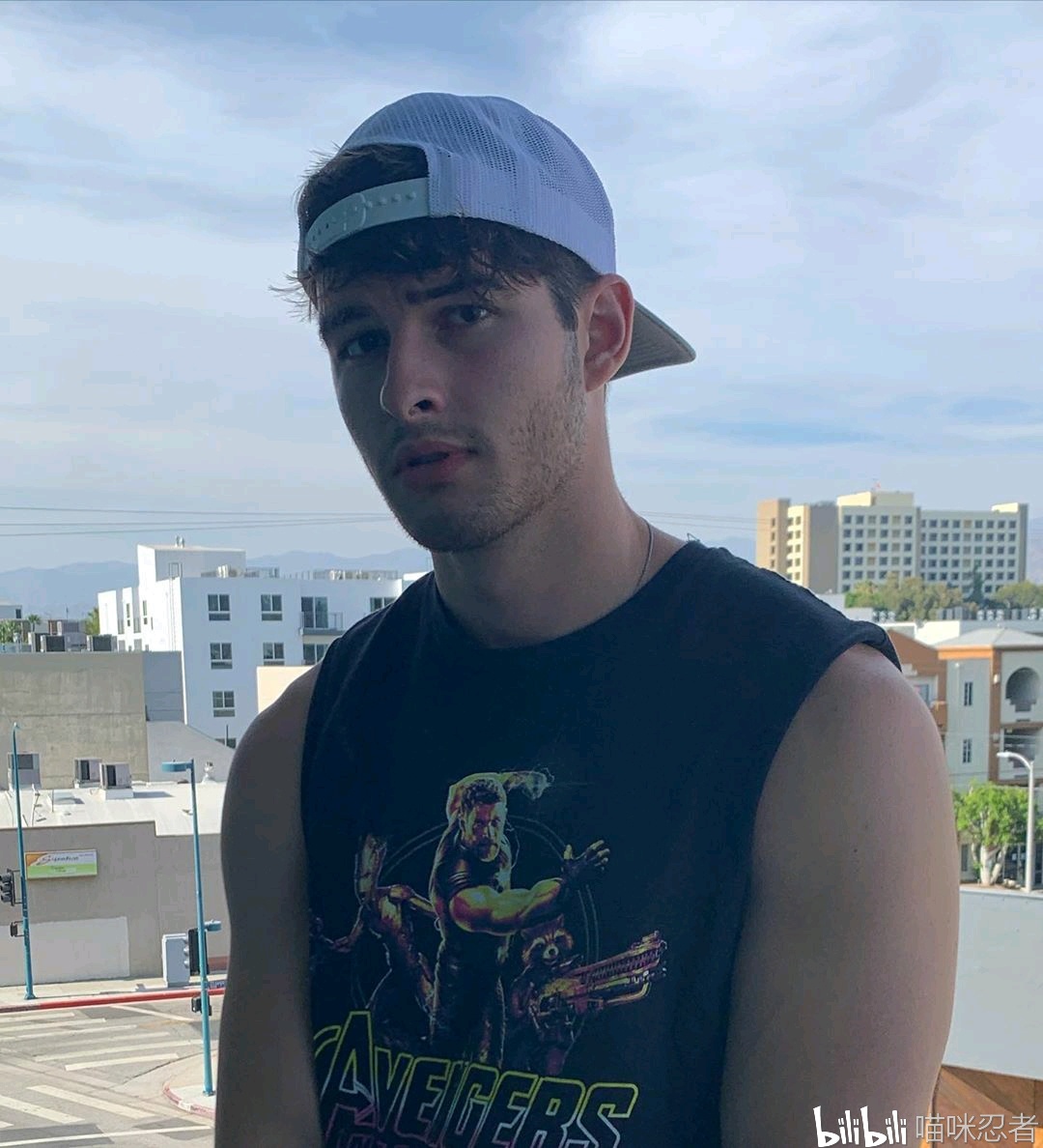 攻气袭来粉唇肌肉小狼狗darrelljoness