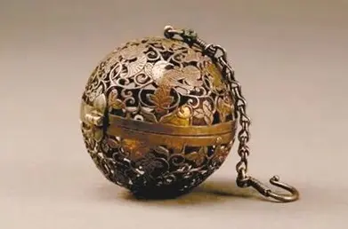 国宝冲破次元壁成手办 葡萄花鸟纹银香囊的前世今生 哔哩哔哩