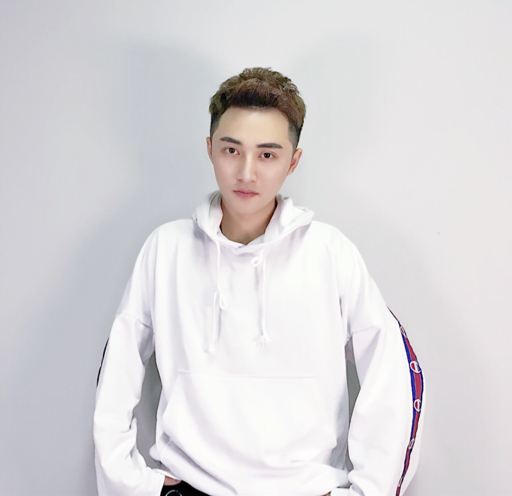 微博@污仙人,mc子龙扮演者  新作品马上上线啦!