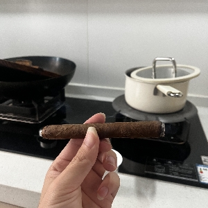厨房灰茄