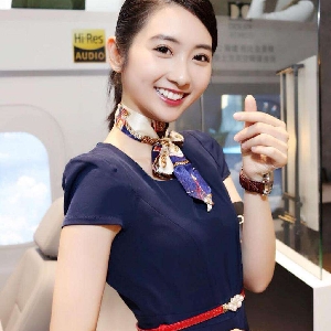 飞了8年的东航空姐