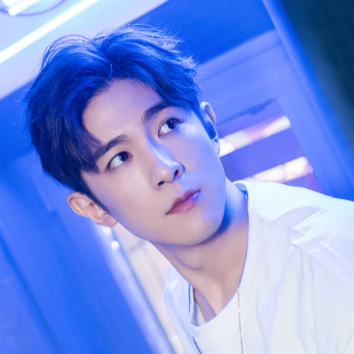 头像是季肖冰,客官了解一下.微博@痴饼吃饼  .