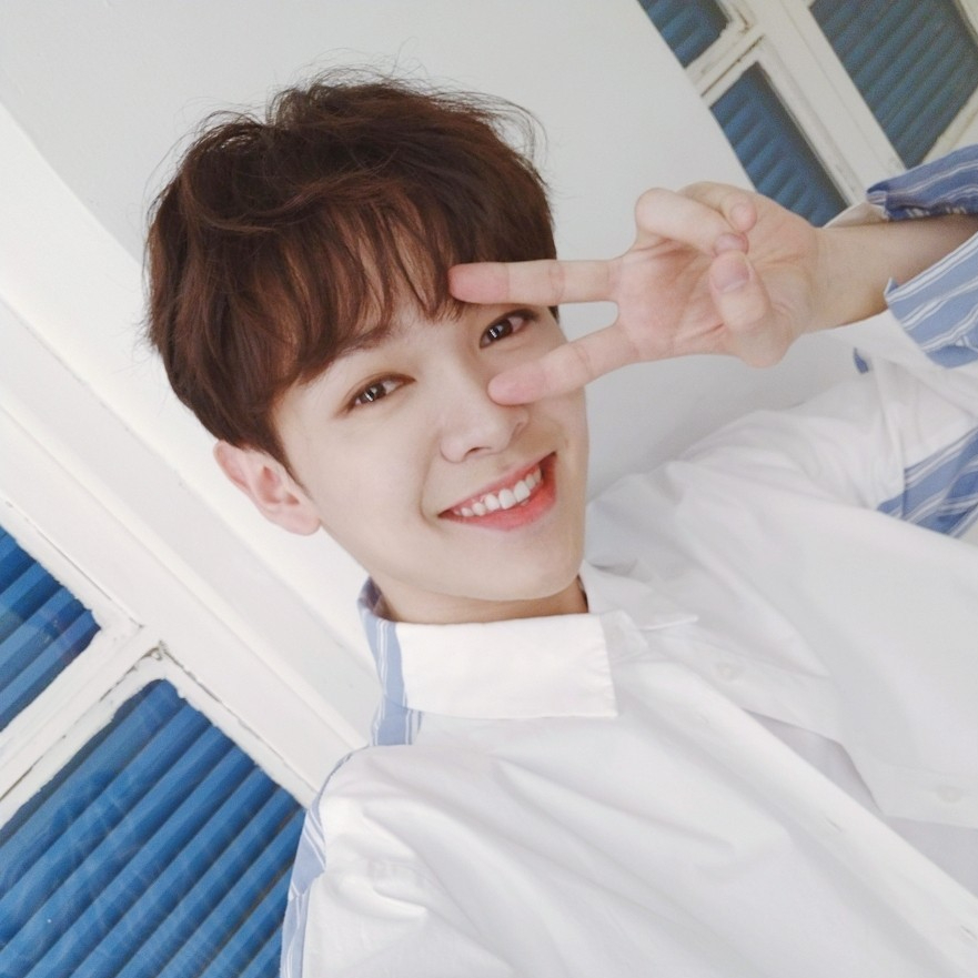 王以太 《目不转睛》最新版看简介《目不转睛》《童言无忌》《时间是